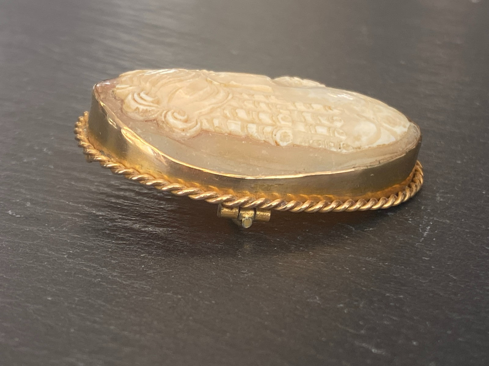 Grosse antike Brosche Gemme Kamee Fassung gelb Gold 9K 375