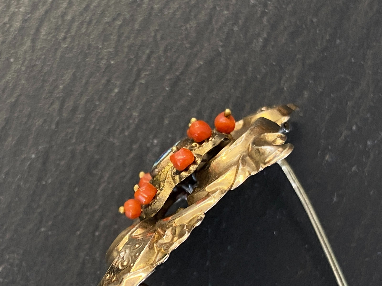 Antike Brosche 19 tes Jhdt 12K Gold mit Karneol / Koralle