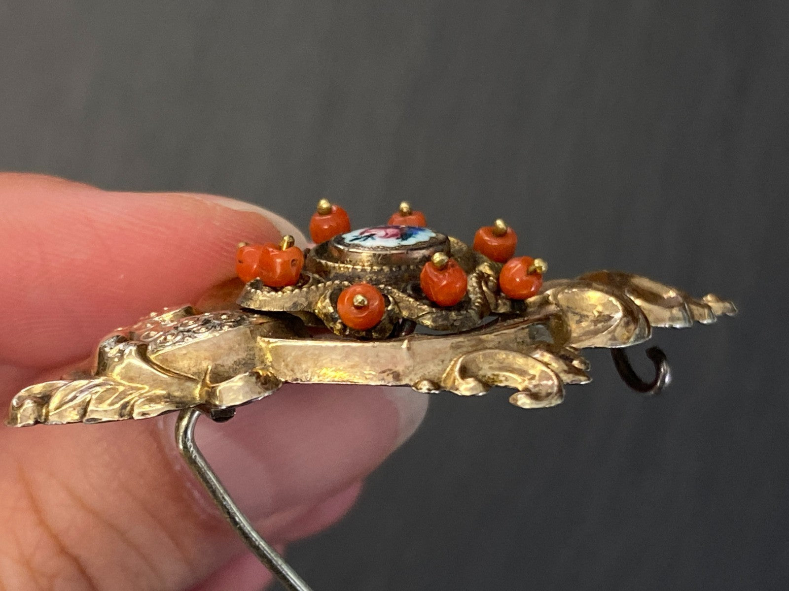Antike Brosche 19 tes Jhdt 12K Gold mit Karneol / Koralle