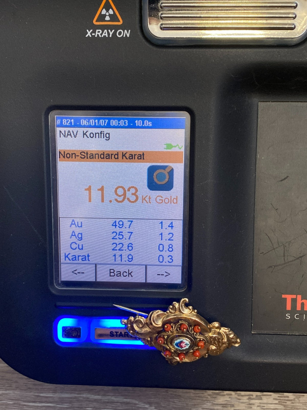 Antike Brosche 19 tes Jhdt 12K Gold mit Karneol / Koralle