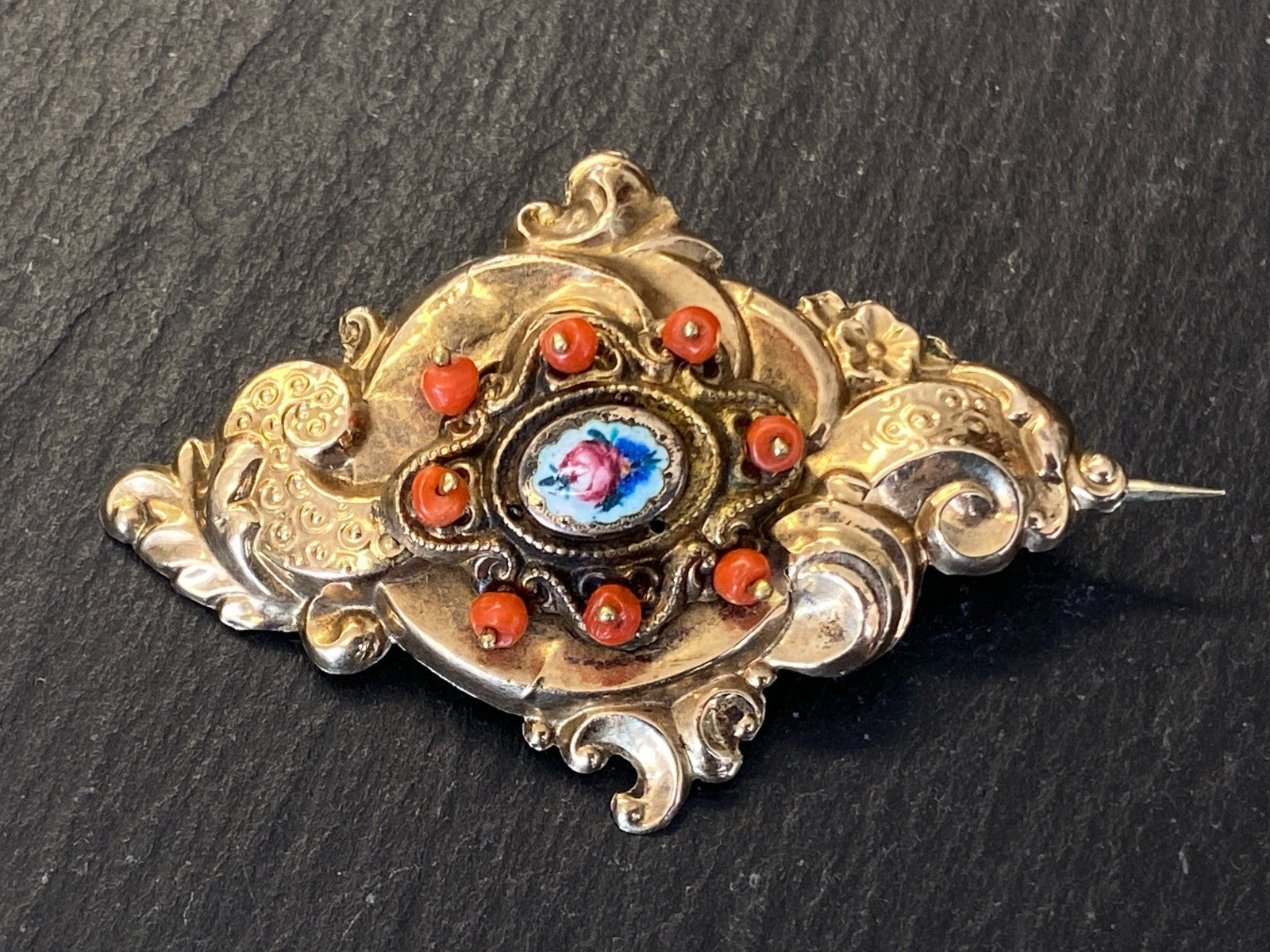 Antike Brosche 19 tes Jhdt 12K Gold mit Karneol / Koralle