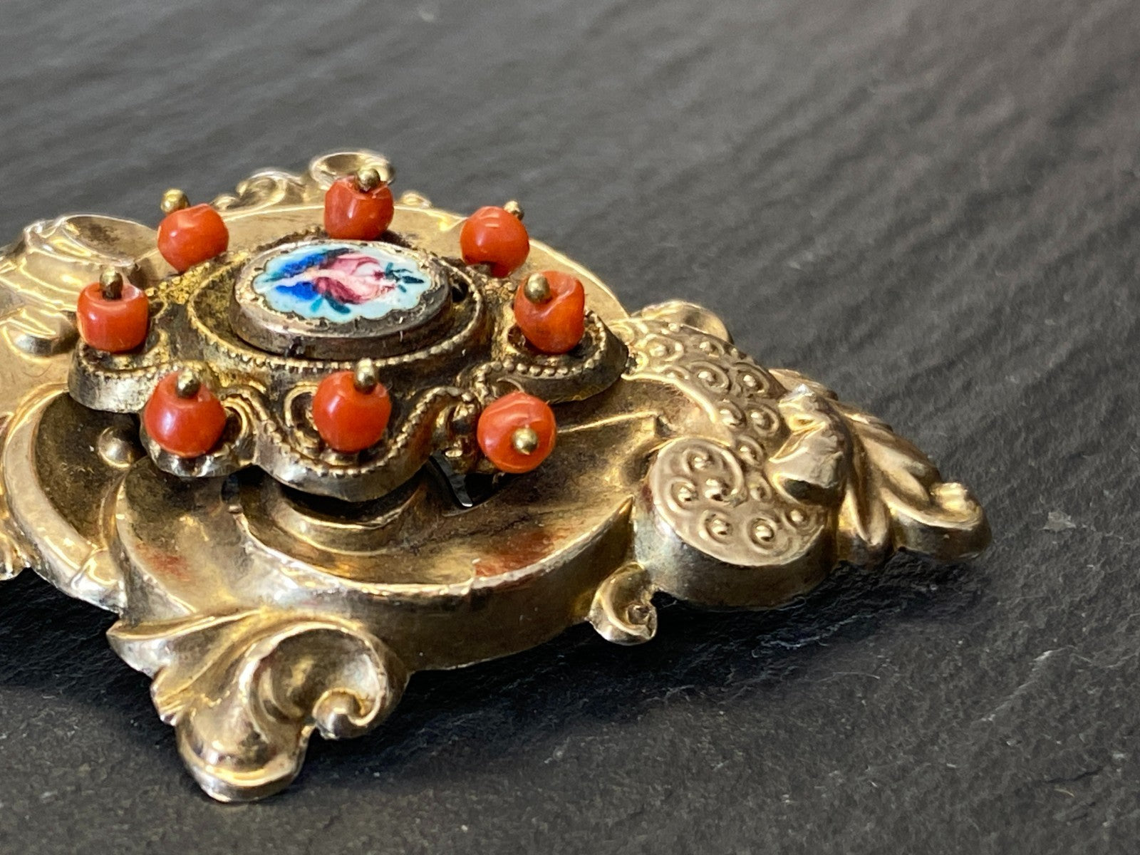Antike Brosche 19 tes Jhdt 12K Gold mit Karneol / Koralle