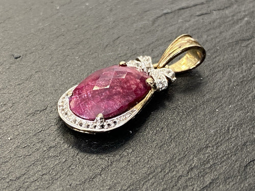 Eleganter Anhänger aus Sterling Silber 925 vergoldet mit Rubin Ca. 7,67ct
