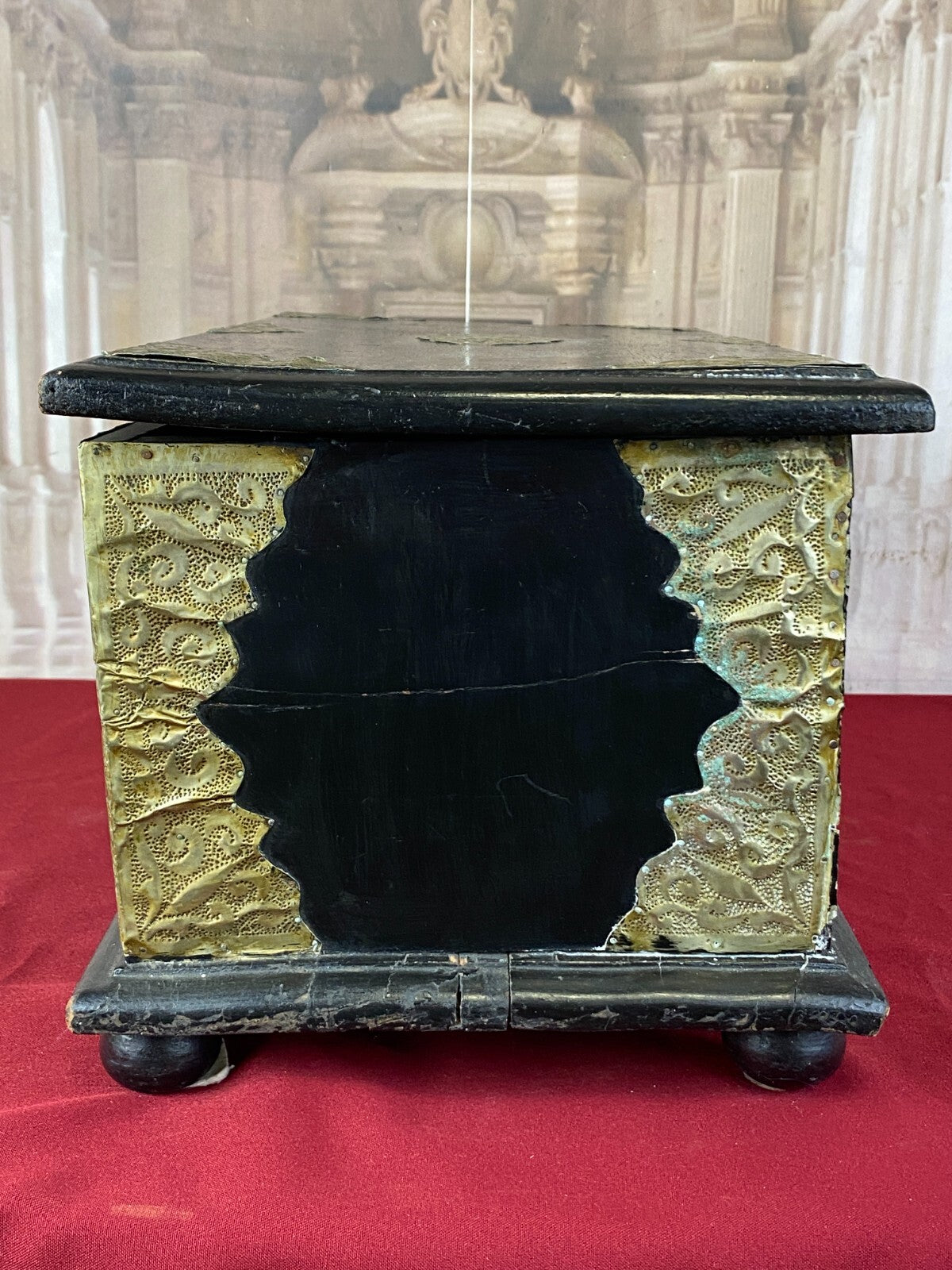 Antike Kolonial Kiste aus Holz mit Messingbeschlägen um 1880 Truhe