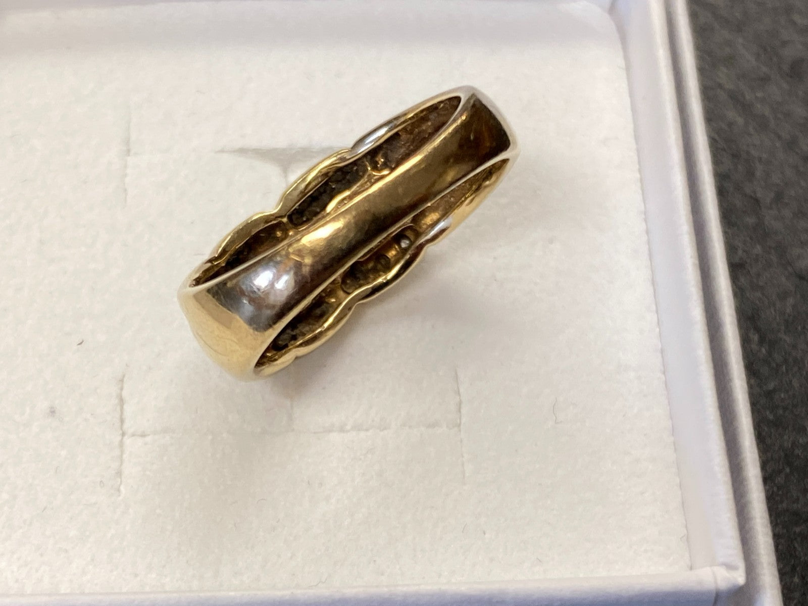 Eleganter Ring Gold 333 Diamanten Saphire Grösse 56