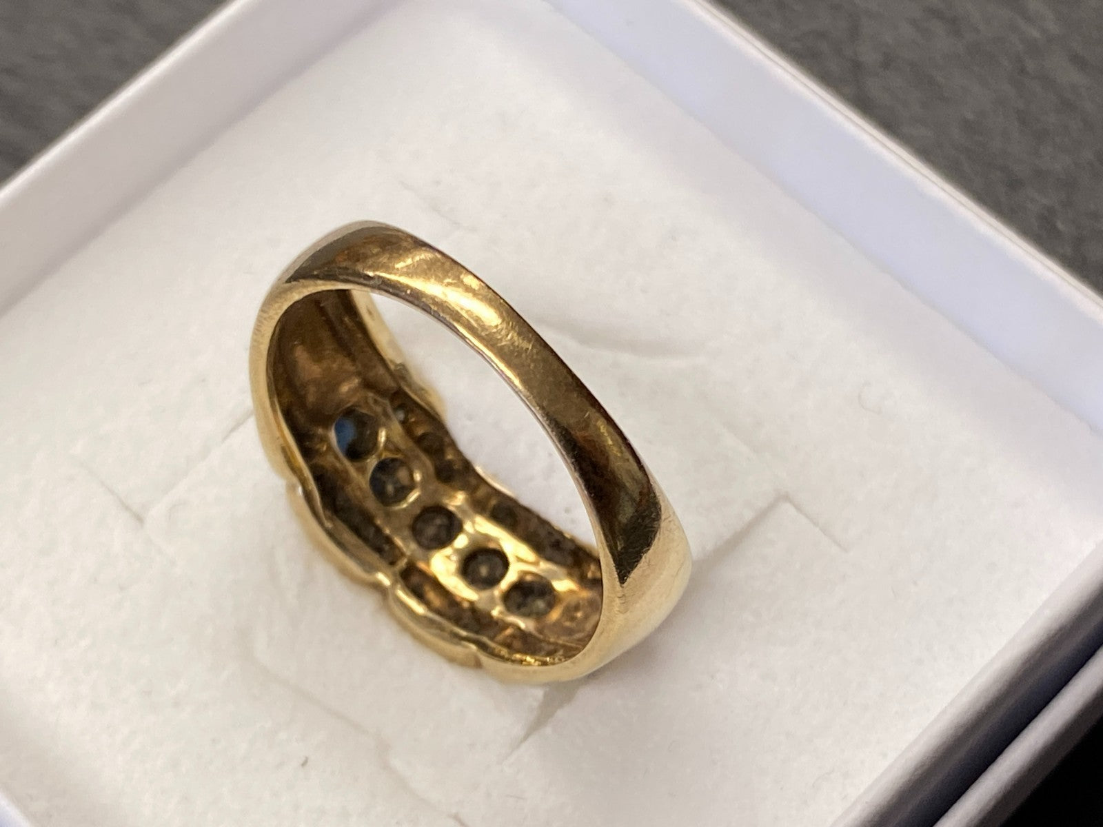 Eleganter Ring Gold 333 Diamanten Saphire Grösse 56