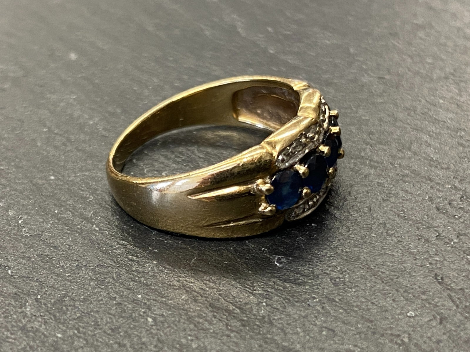 Eleganter Ring Gold 333 Diamanten Saphire Grösse 56