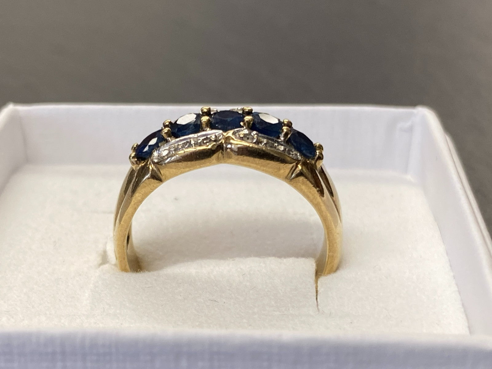 Eleganter Ring Gold 333 Diamanten Saphire Grösse 56