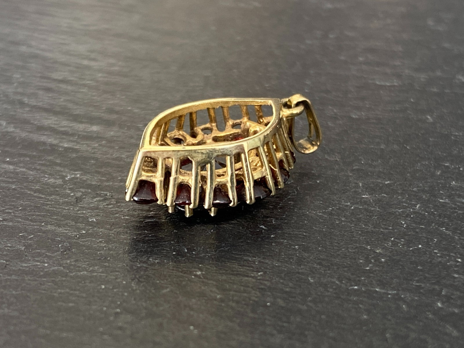 Antiker Böhmen Anhänger Gold 333 mit Granat