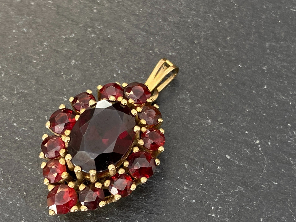 Antiker Böhmen Anhänger Gold 333 mit Granat