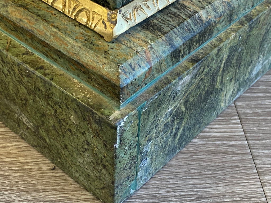 Paar Marmor Säulen Messing Ornamente antikes Vorbild