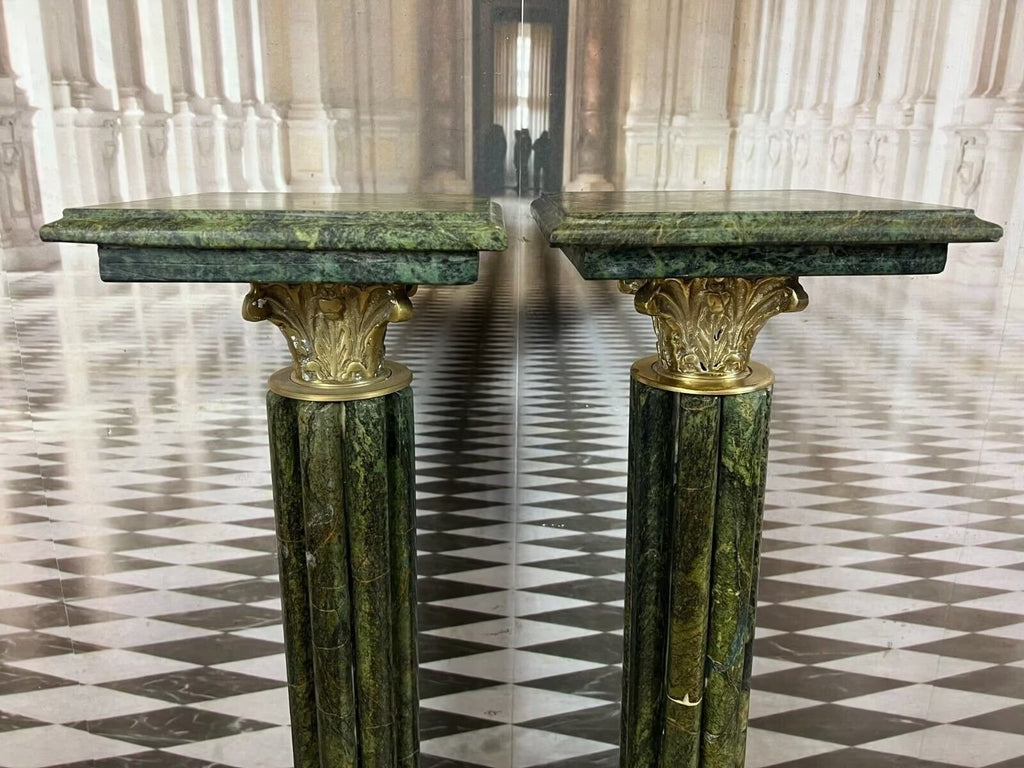 Paar Marmor Säulen Messing Ornamente antikes Vorbild