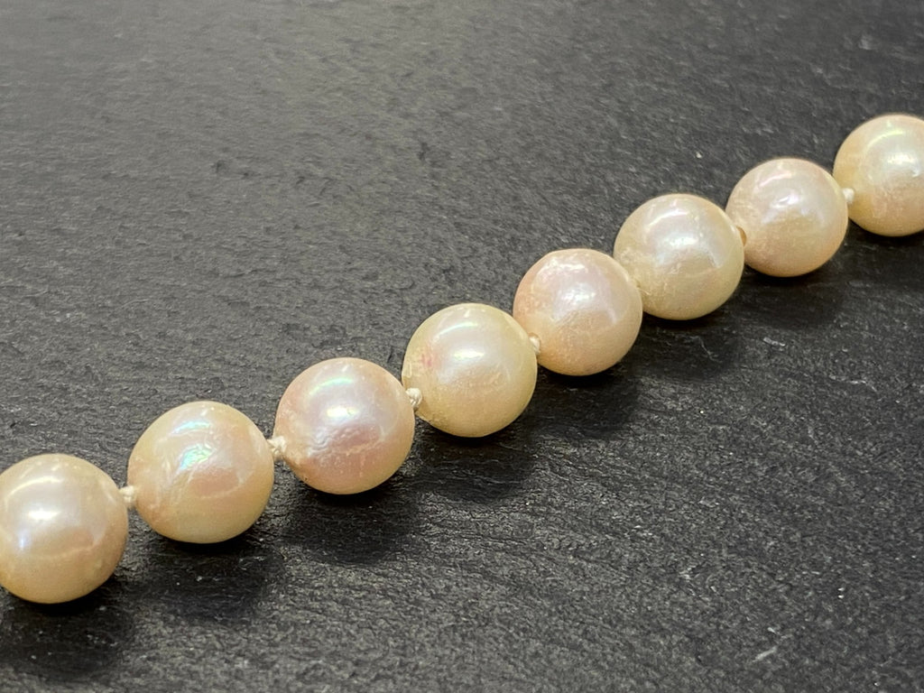 Elegantes Collier Perlenkette mit Elementen aus Gelbgold 14K Diamanten