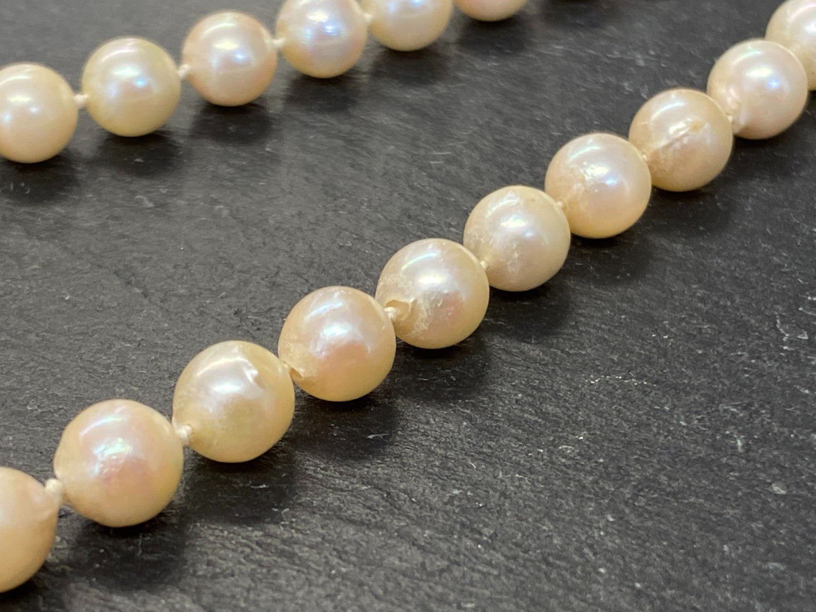Elegantes Collier Perlenkette mit Elementen aus Gelbgold 14K Diamanten
