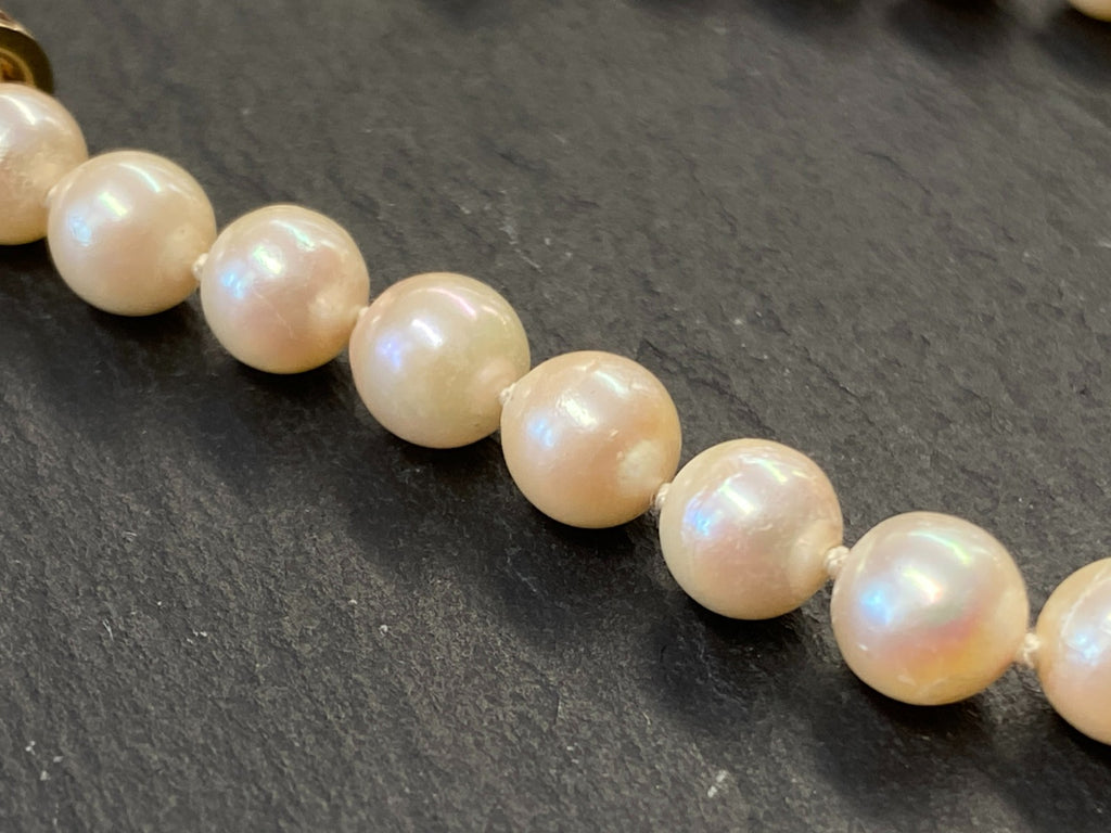 Elegantes Collier Perlenkette mit Elementen aus Gelbgold 14K Diamanten