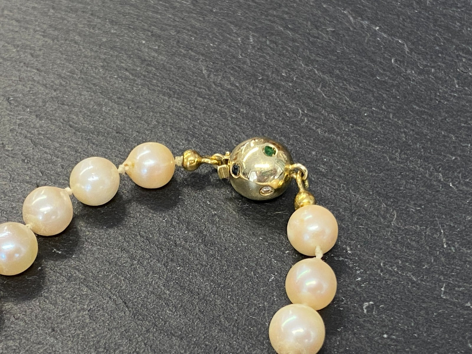 Elegantes Collier Perlenkette mit Elementen aus Gelbgold 14K Diamanten