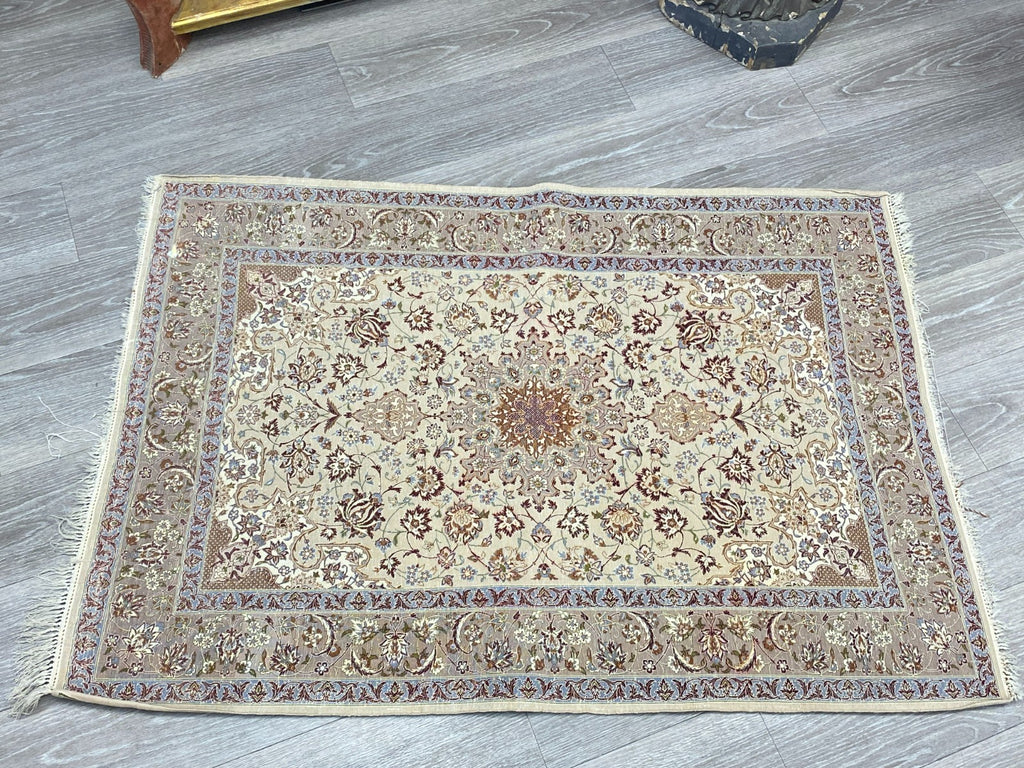 Isfahan Teppich Seideteppich Seide 1.000.000 Knoten 167x107cm Orientteppich