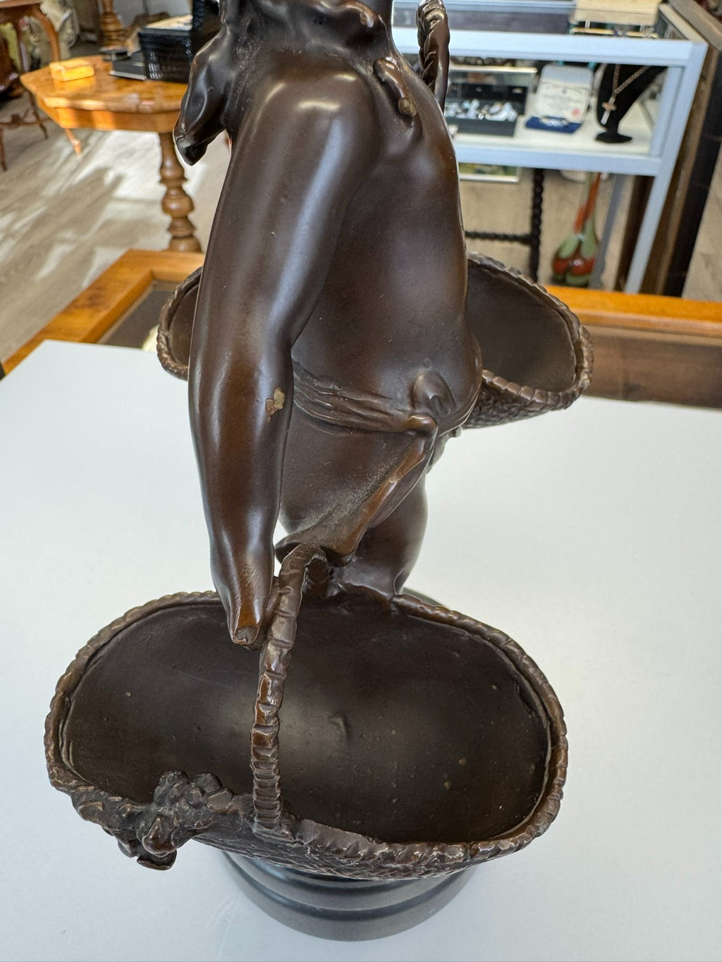 Suzanne Bizard (1873-1963) Bronze Skulptur Mädchen mit Körben