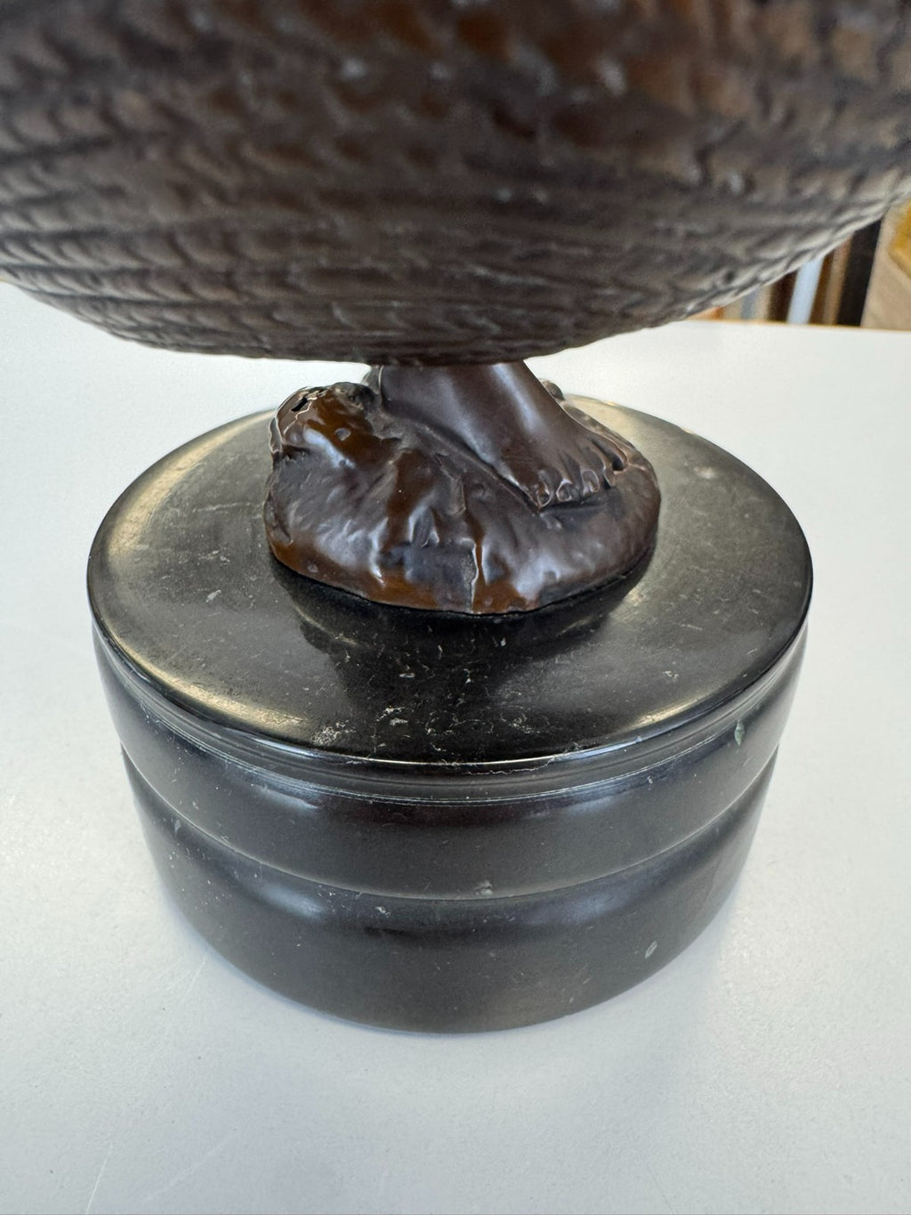 Suzanne Bizard (1873-1963) Bronze Skulptur Mädchen mit Körben