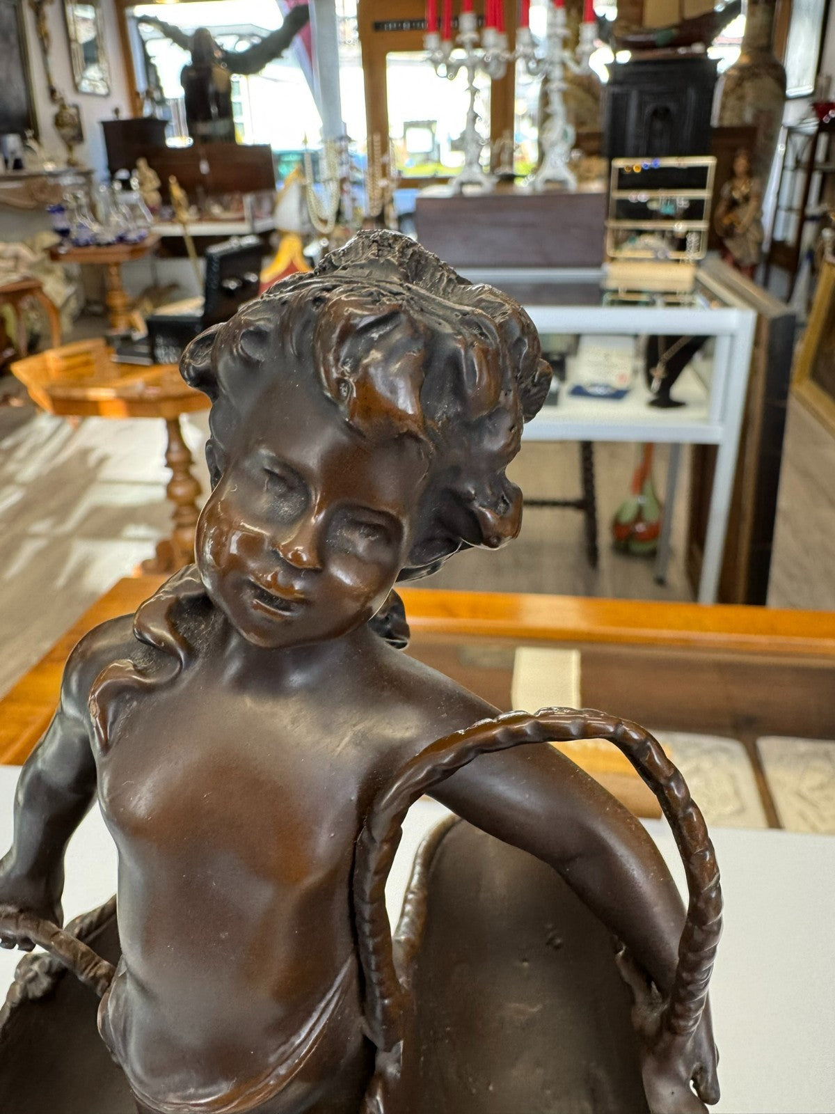 Suzanne Bizard (1873-1963) Bronze Skulptur Mädchen mit Körben