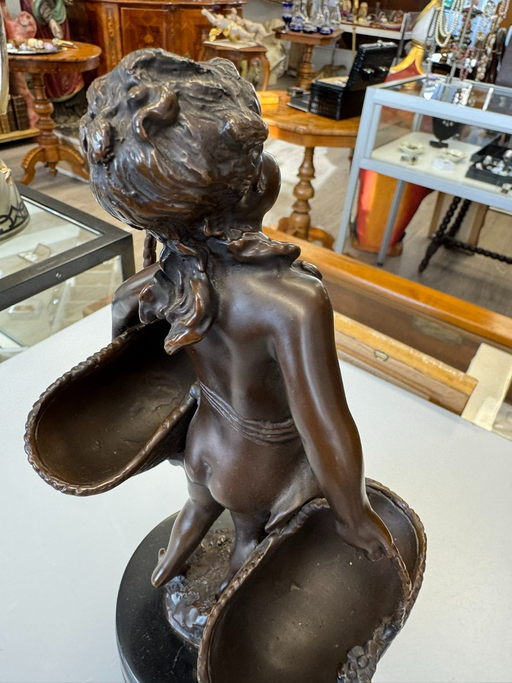 Suzanne Bizard (1873-1963) Bronze Skulptur Mädchen mit Körben