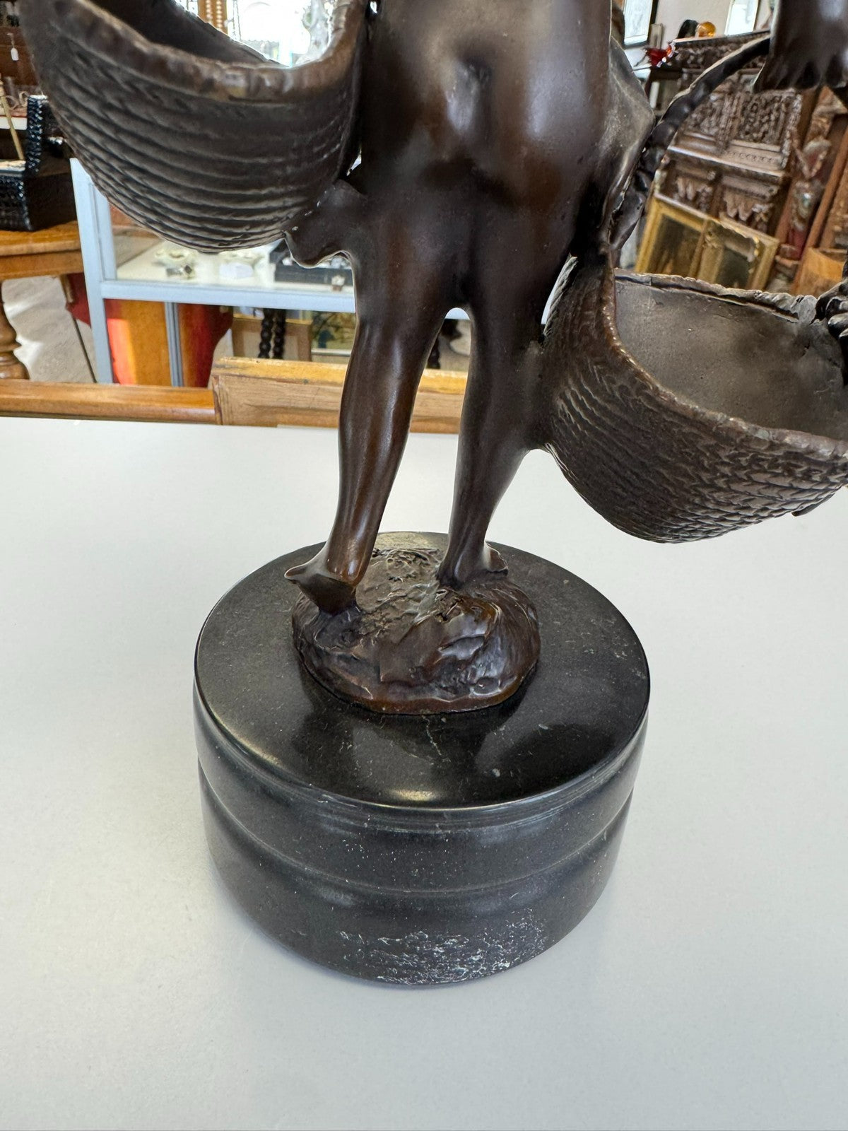 Suzanne Bizard (1873-1963) Bronze Skulptur Mädchen mit Körben