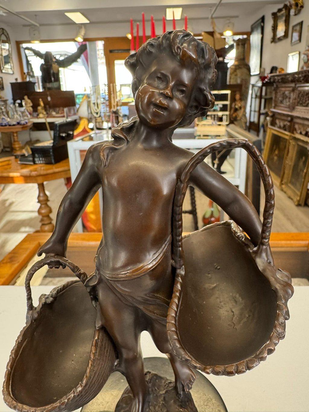 Suzanne Bizard (1873-1963) Bronze Skulptur Mädchen mit Körben