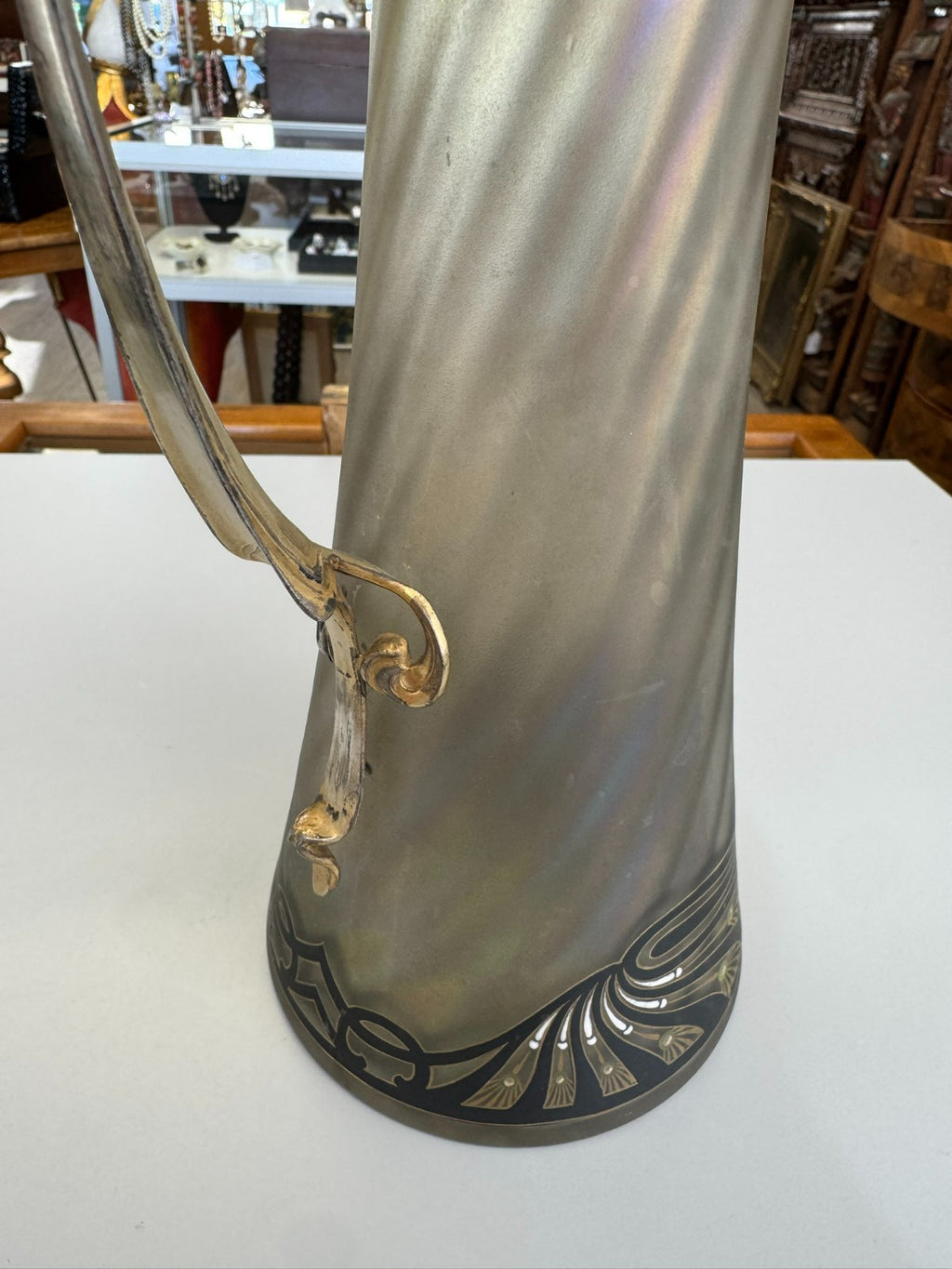 Herausragende Jugendstil Karaffe aus Satiniertem Glas mit Vergoldeter Montur