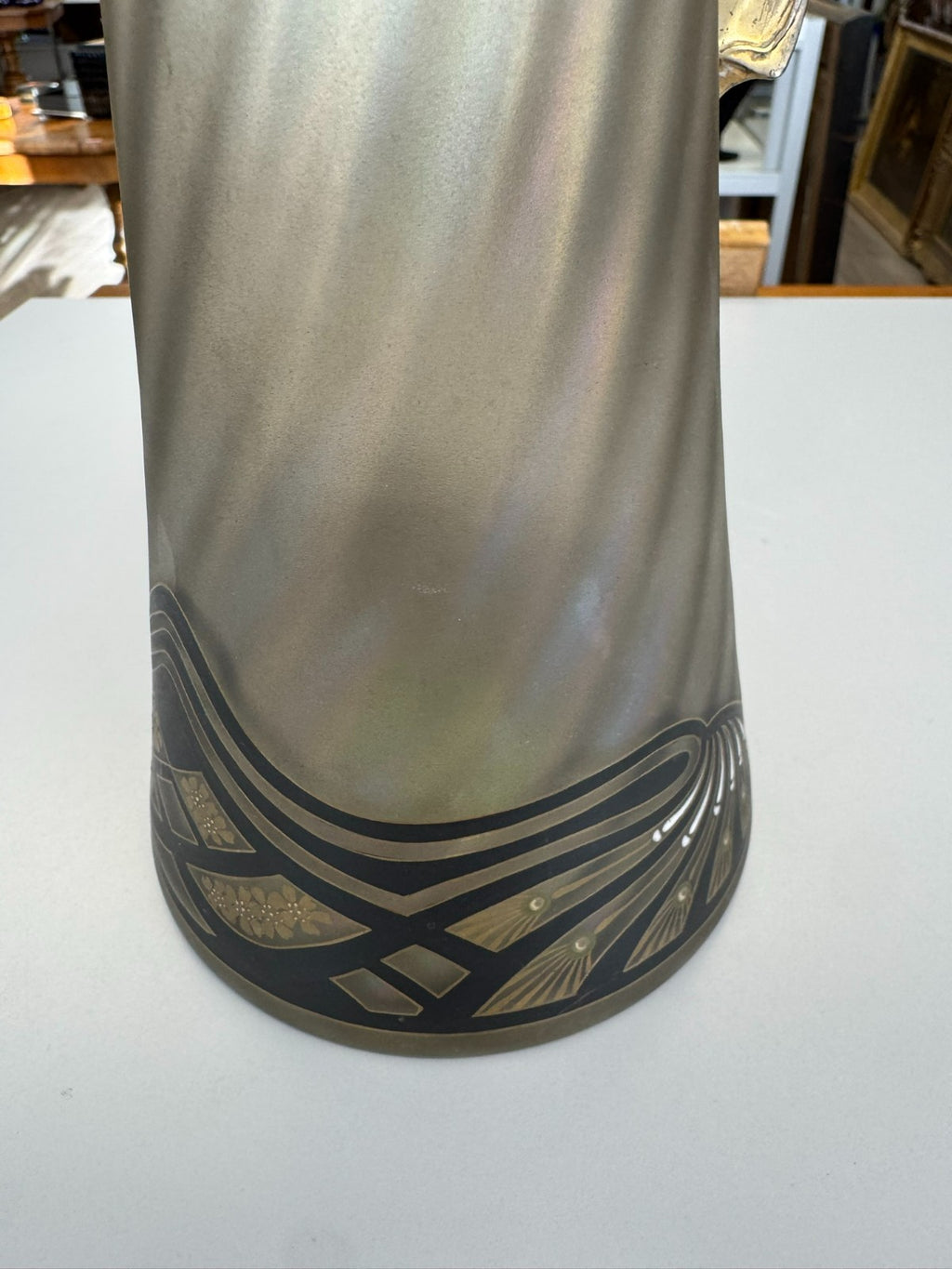 Herausragende Jugendstil Karaffe aus Satiniertem Glas mit Vergoldeter Montur