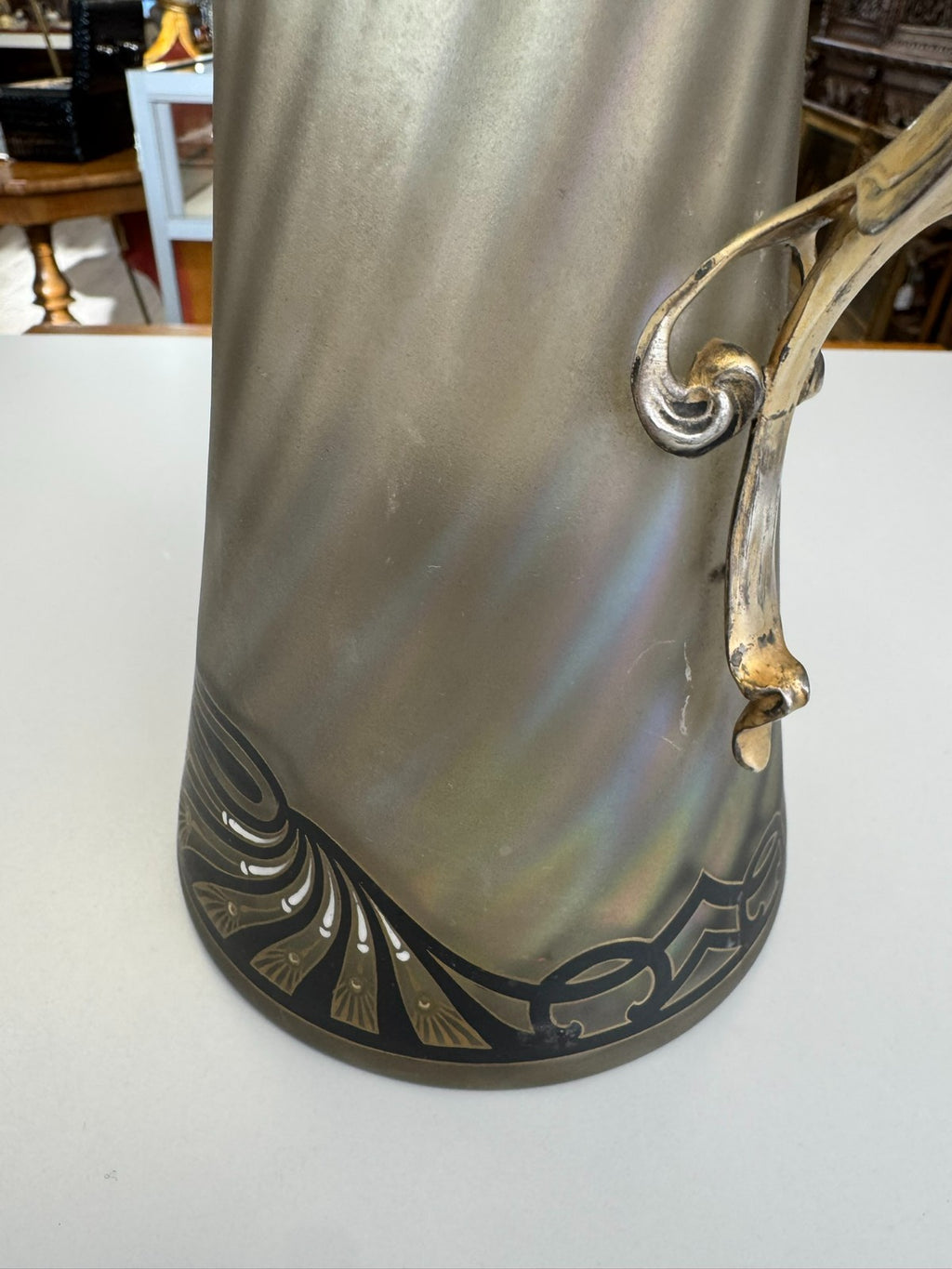 Herausragende Jugendstil Karaffe aus Satiniertem Glas mit Vergoldeter Montur
