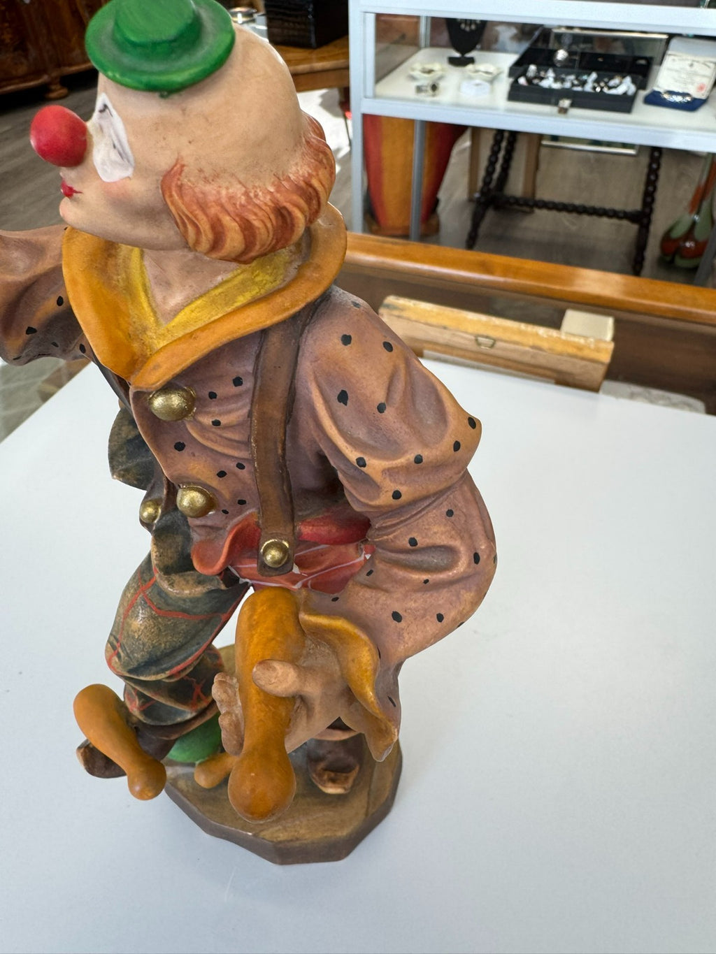 Neuzeitige Skulptur aus Holz 28cm Clown handbemalt