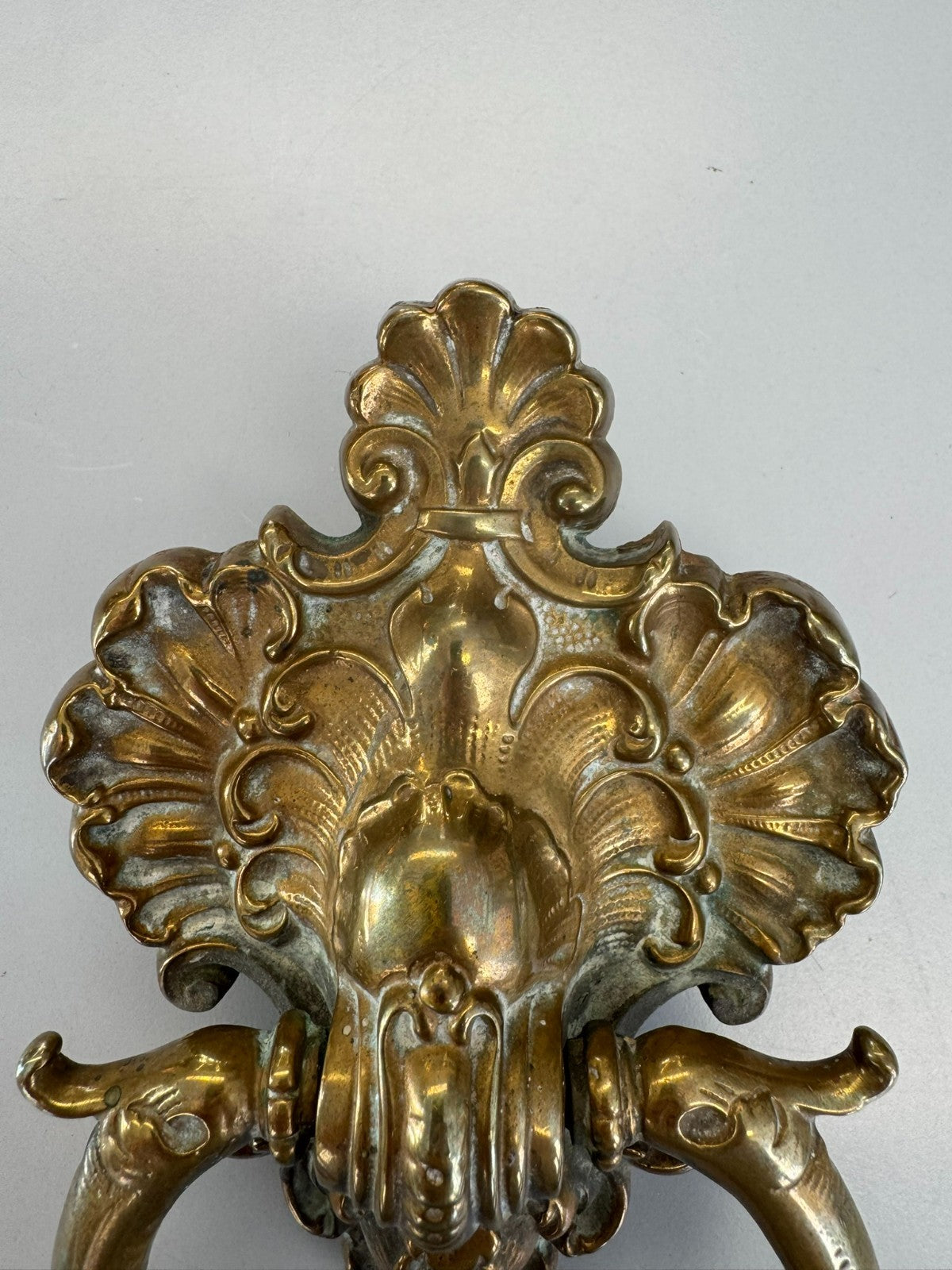 Antike Türapplike Kopf eines Mannes aus Messing um 1880 Türklopfer
