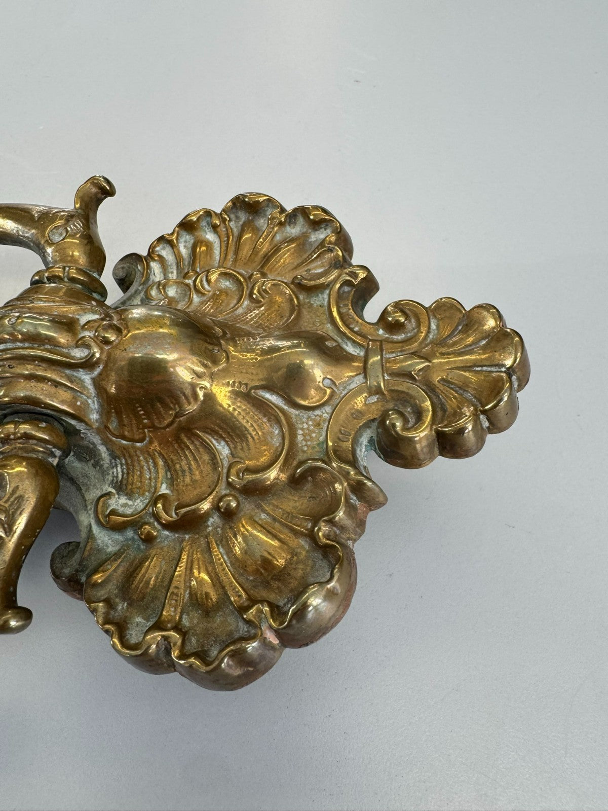 Antike Türapplike Kopf eines Mannes aus Messing um 1880 Türklopfer