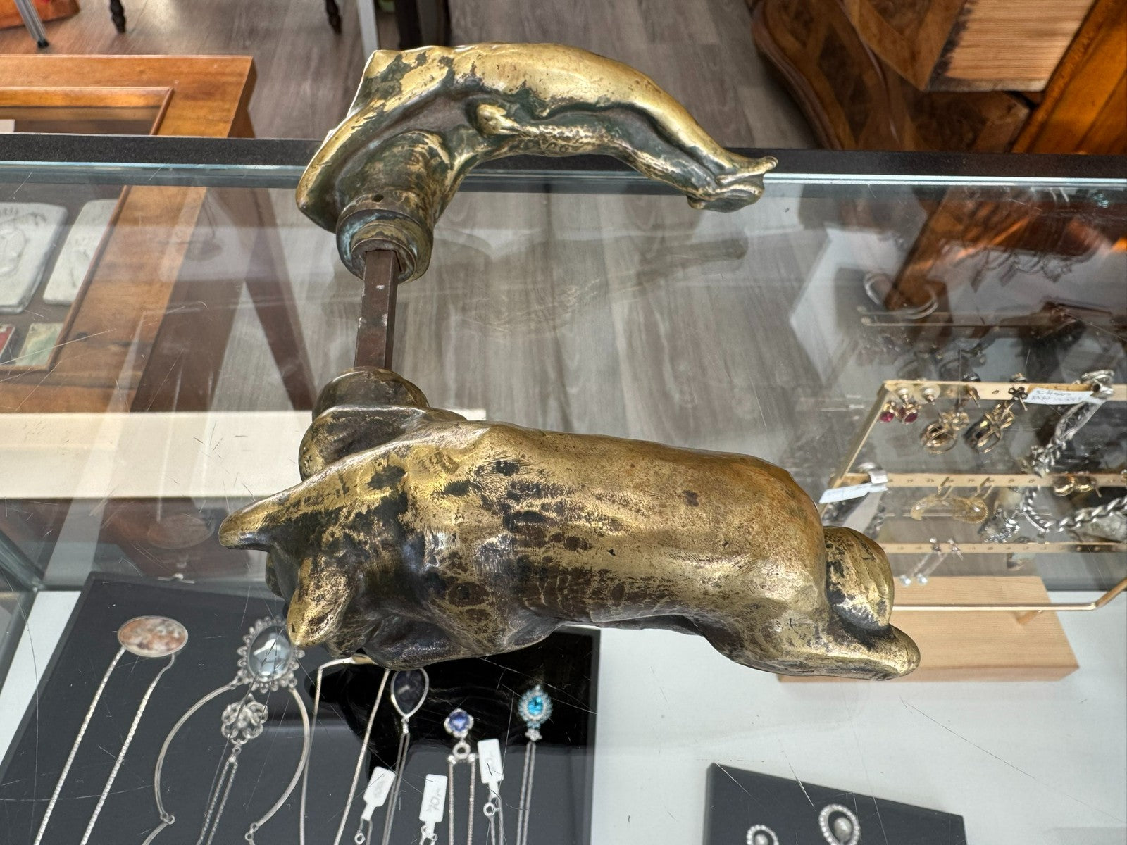 Antiker massiver Türgriff Jugendstil Bär und Frau um 1900