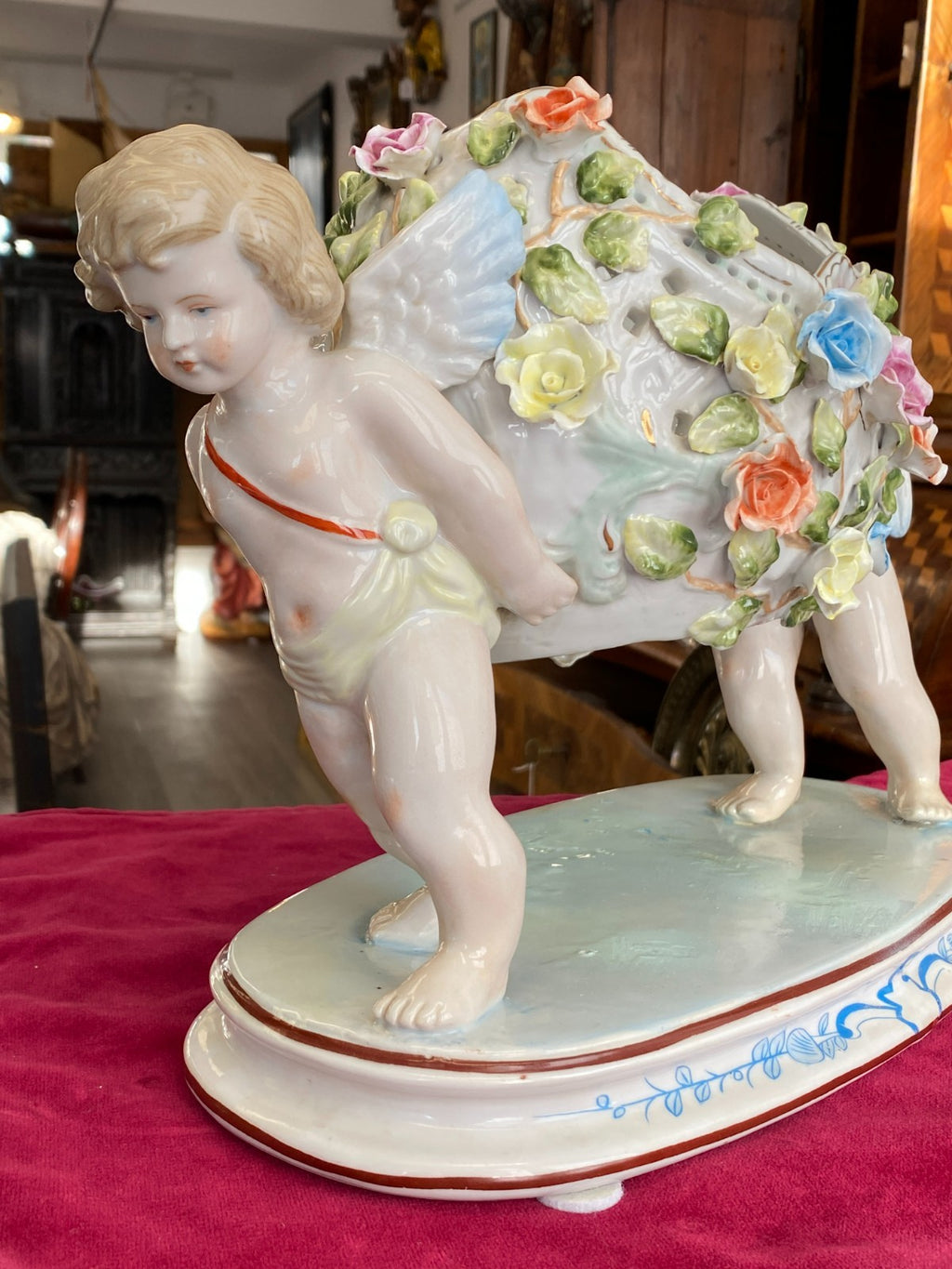 Sehr grosse Porzellan Jardiniere mit Putti