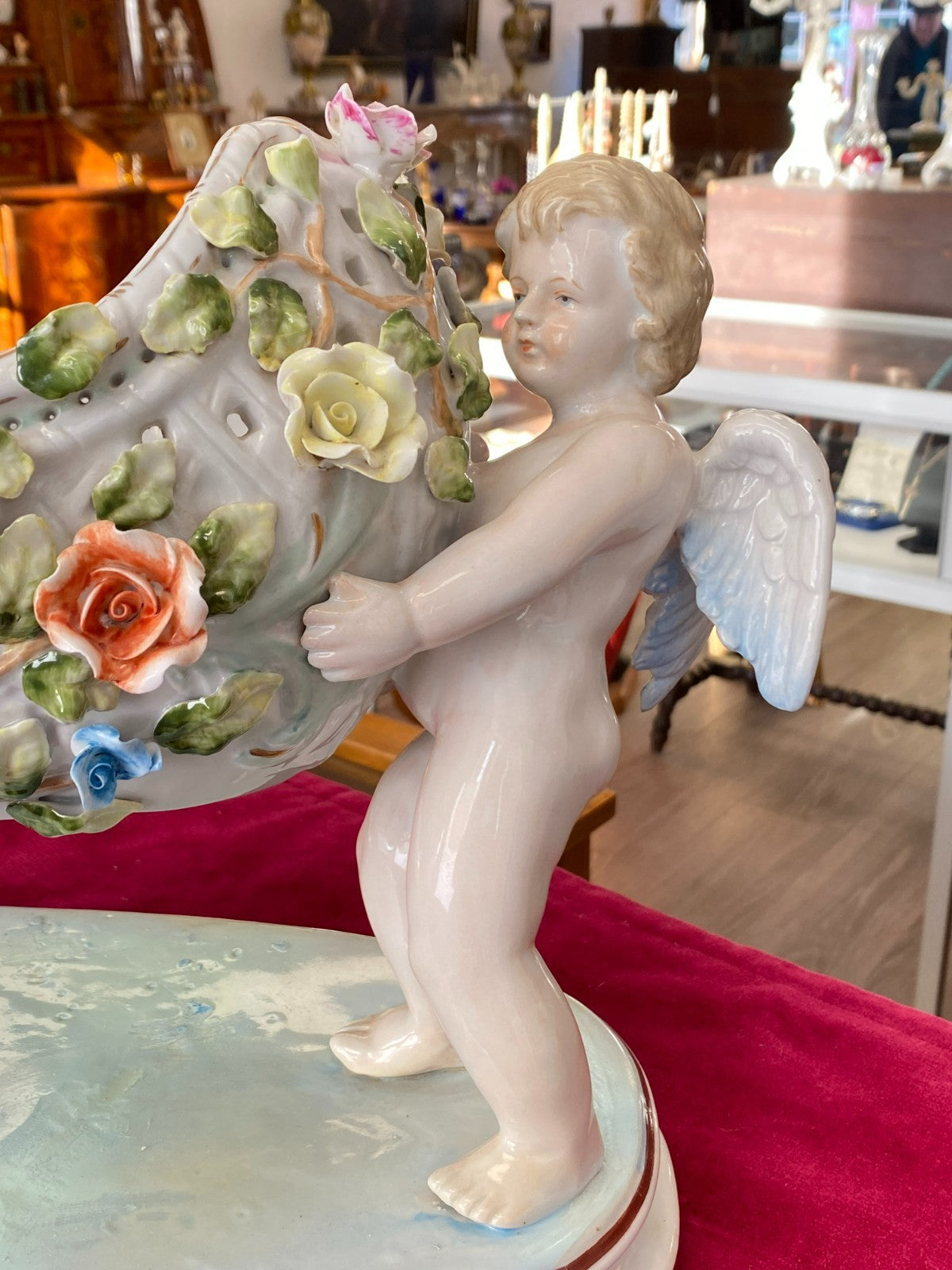 Sehr grosse Porzellan Jardiniere mit Putti
