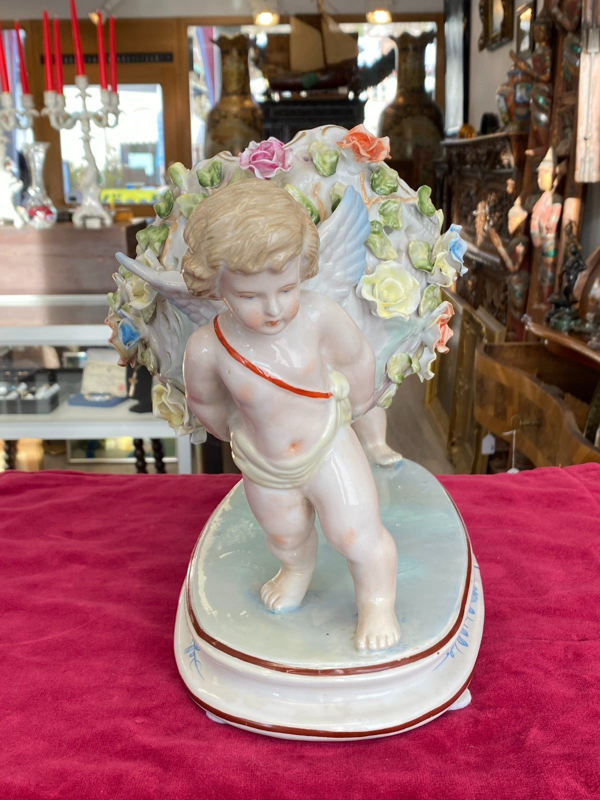 Sehr grosse Porzellan Jardiniere mit Putti