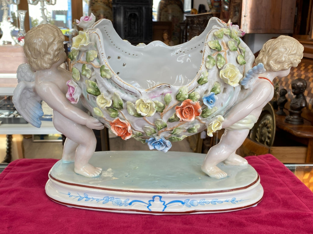 Sehr grosse Porzellan Jardiniere mit Putti