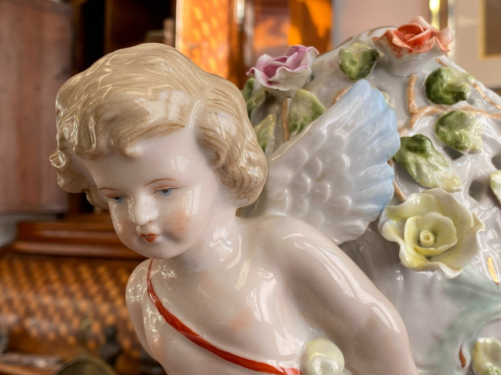 Sehr grosse Porzellan Jardiniere mit Putti