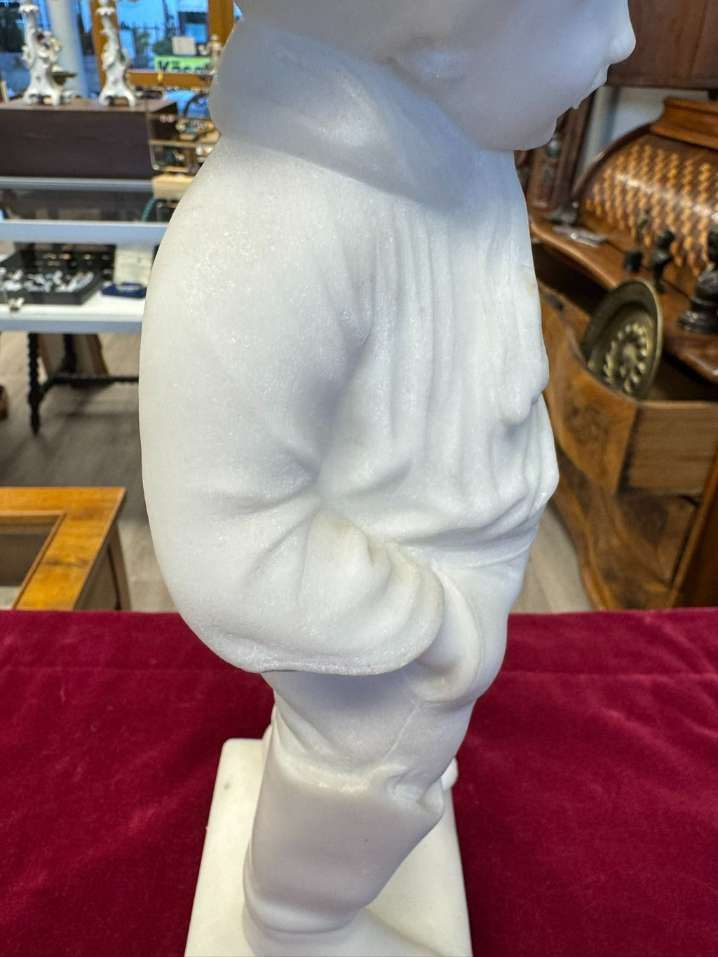 Antike Alabaster Figur Skulptur kleiner Koch Italien 19 tes Jhdt 37cm
