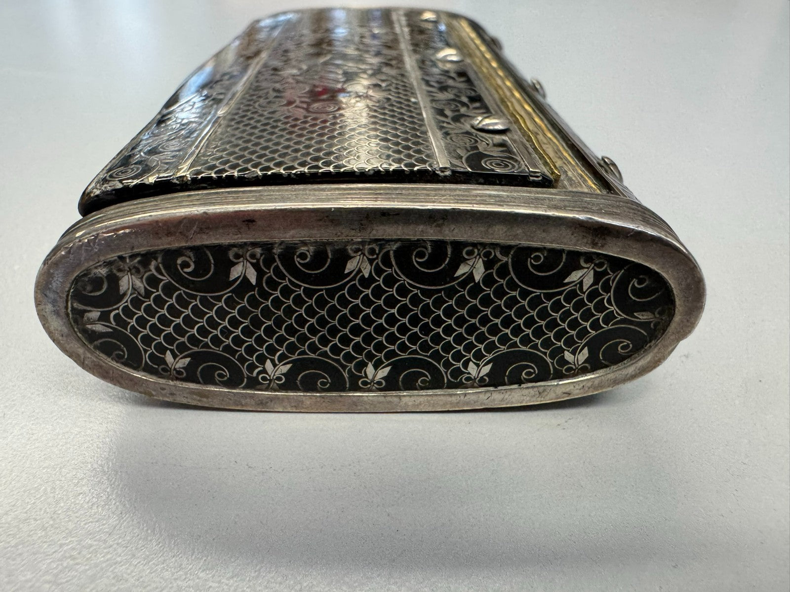 Antikes Zigarettenetui Tabatiere Dose Metall versilbert Emaille Bezeichnung