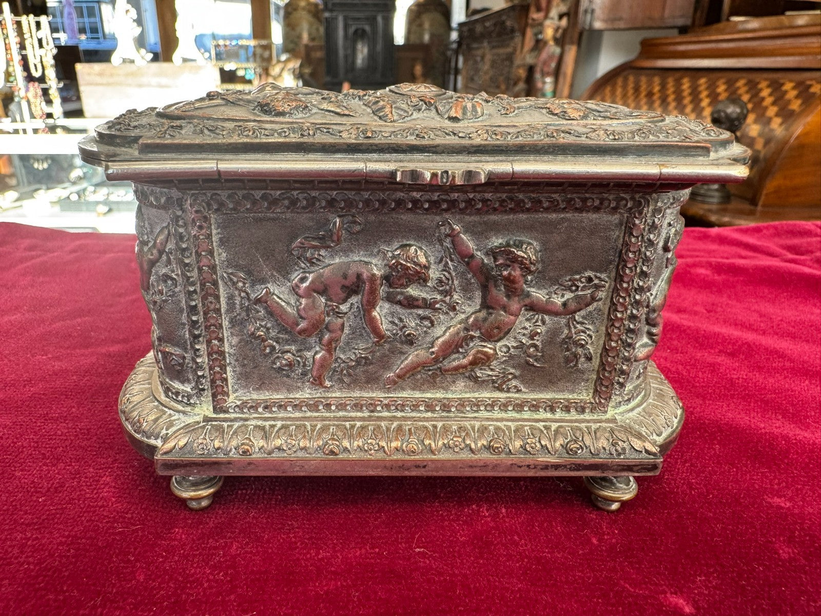 Antike Historismus Dose Schatulle mit Putti Metall versilbert