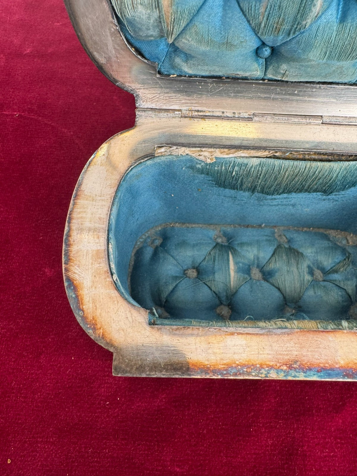 Antike Historismus Dose Schatulle mit Putti Metall versilbert
