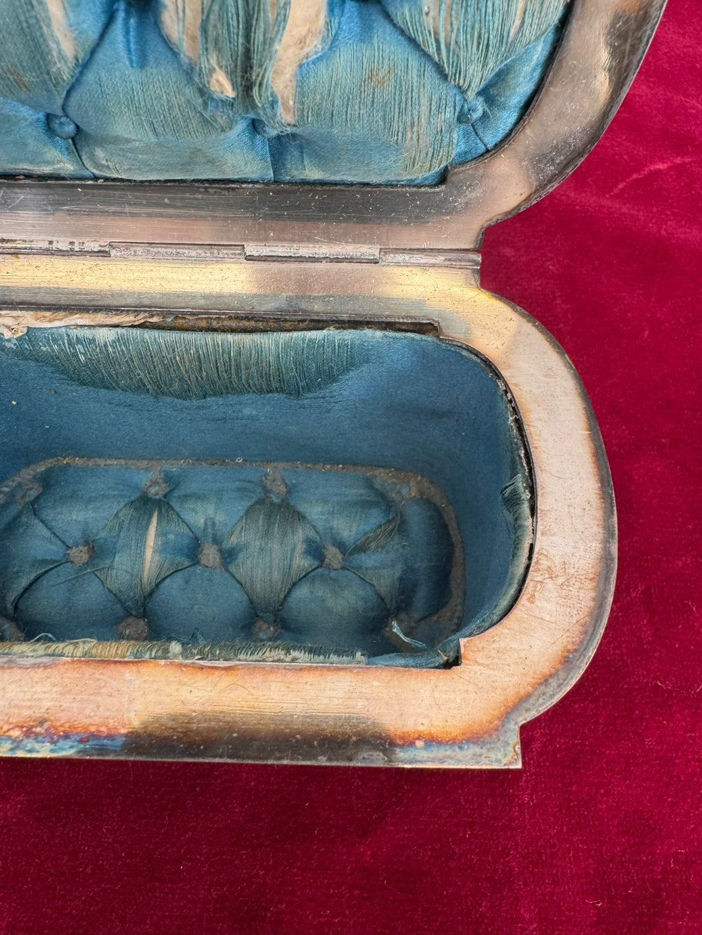 Antike Historismus Dose Schatulle mit Putti Metall versilbert