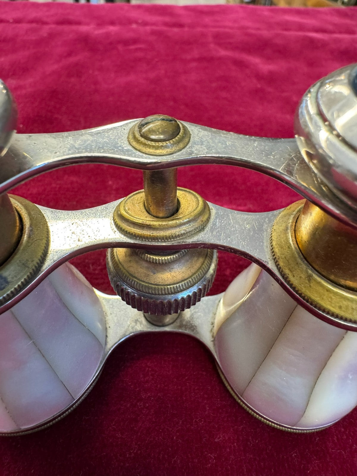 Antikes Fernglas Messing mit Perlmutt mit Tasche