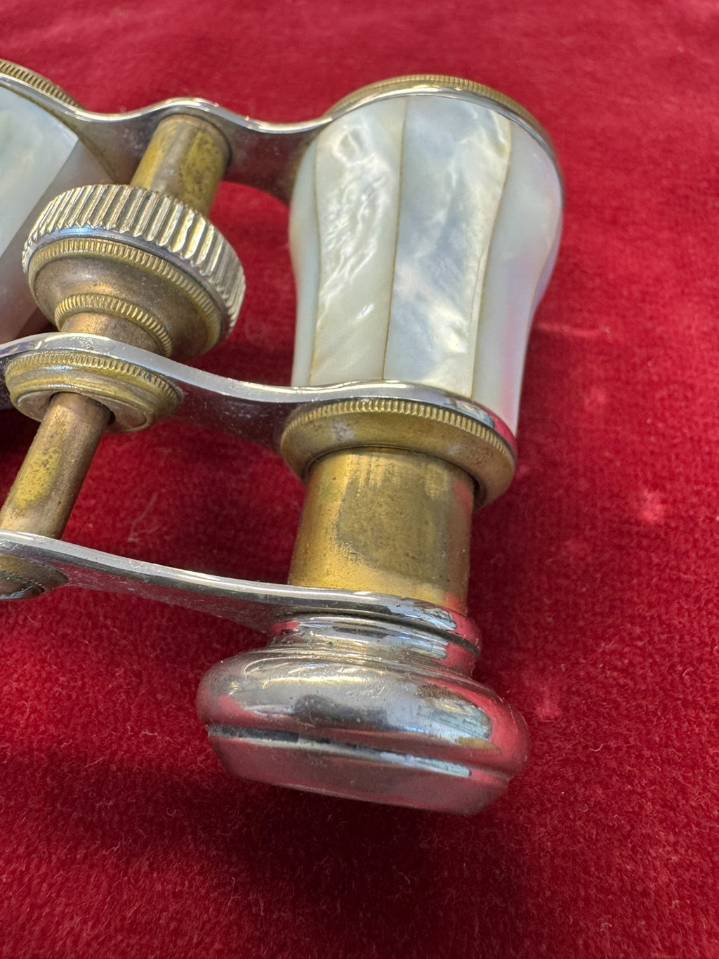 Antikes Fernglas Messing mit Perlmutt mit Tasche