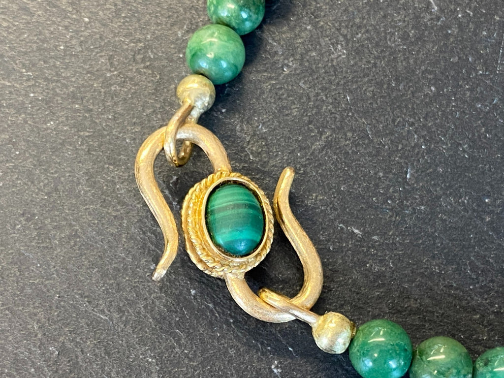 Collier aus Jade Verschluss aus Gold 14K 45,8cm