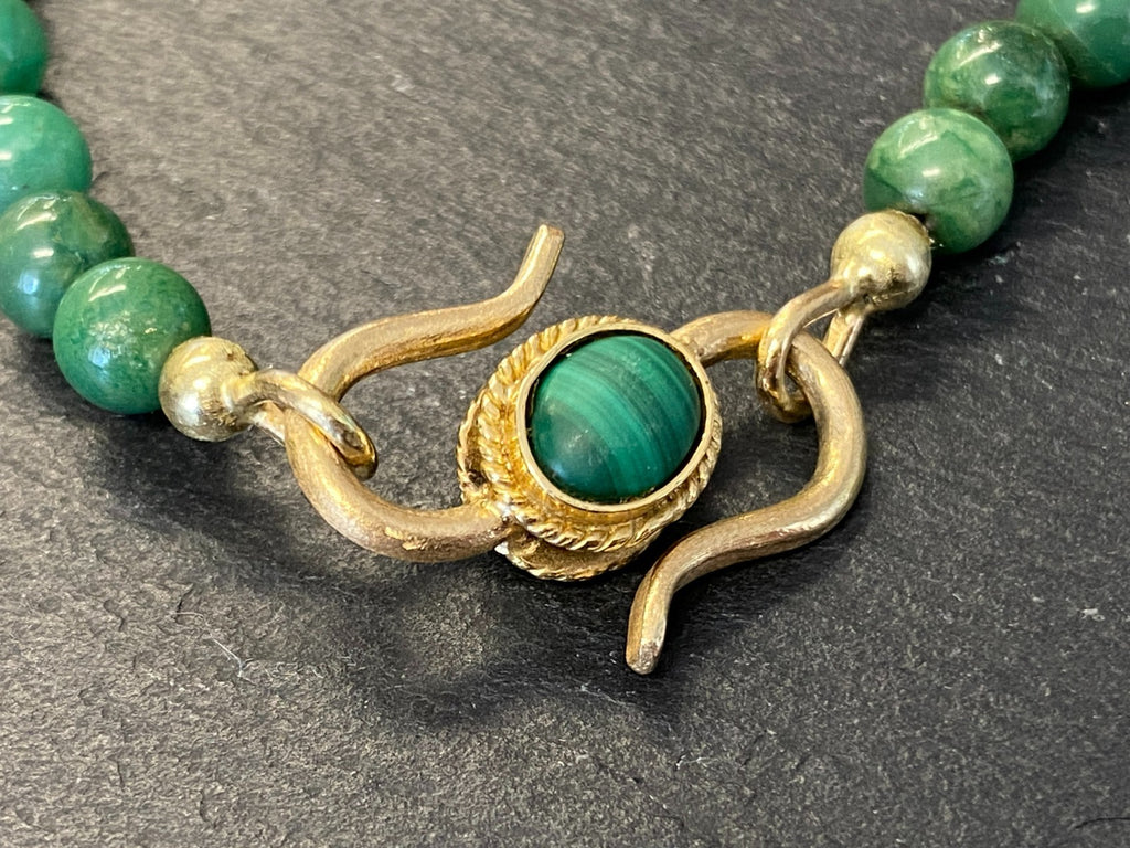 Collier aus Jade Verschluss aus Gold 14K 45,8cm