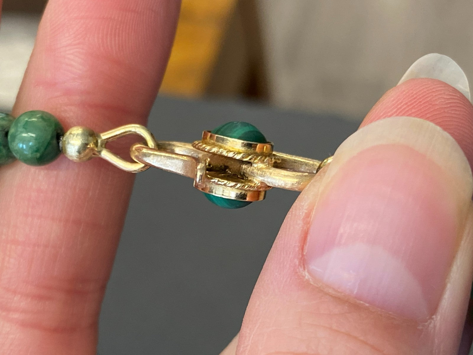 Collier aus Jade Verschluss aus Gold 14K 45,8cm