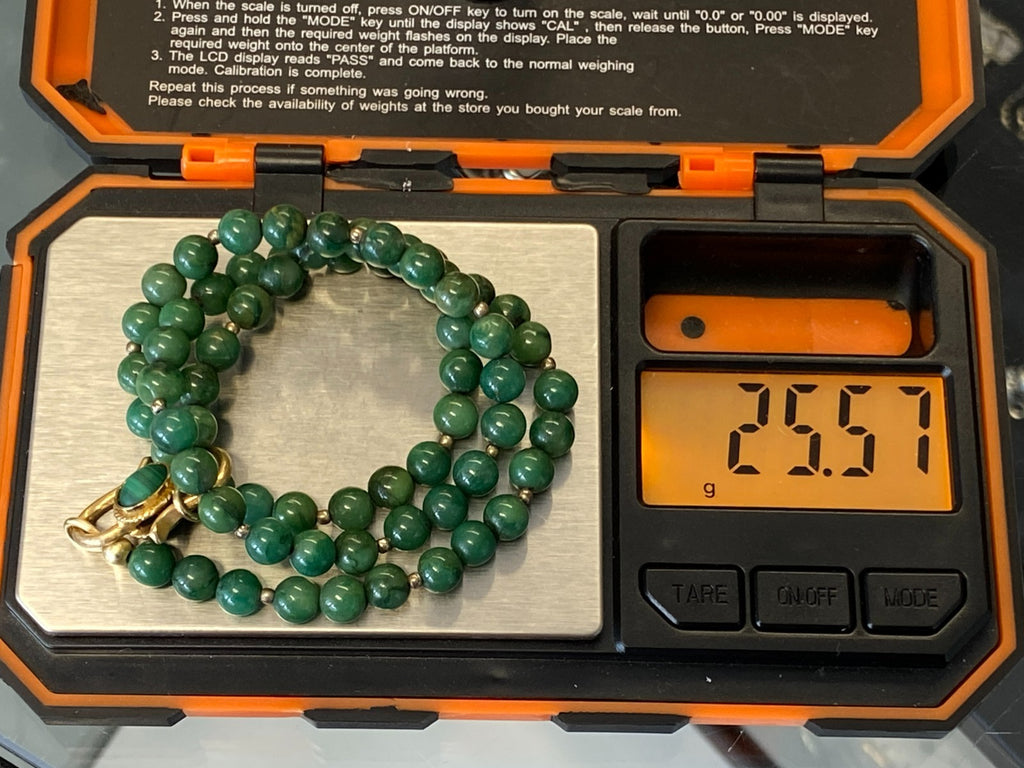 Collier aus Jade Verschluss aus Gold 14K 45,8cm